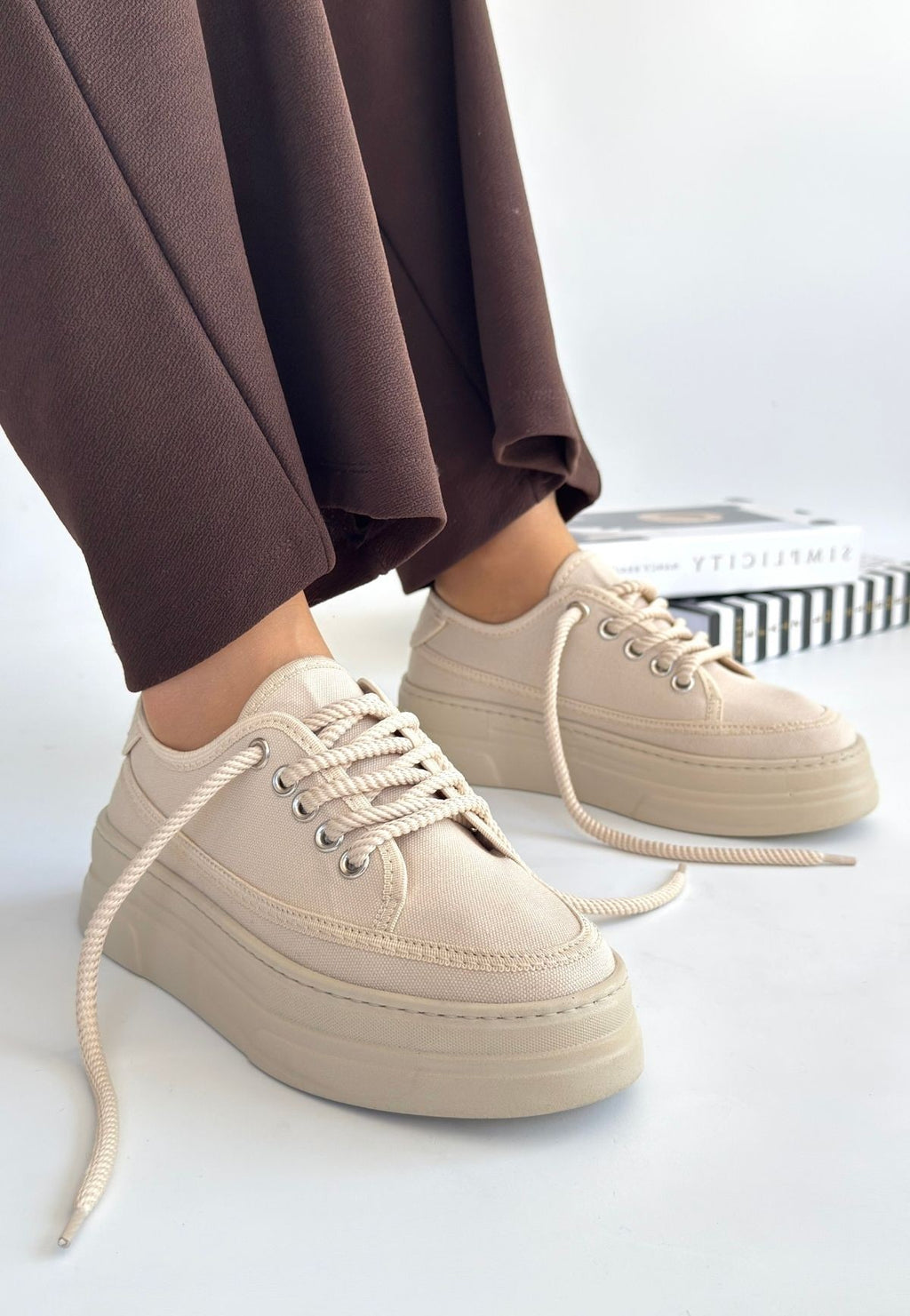 Carin Bej Keten Bağcıklı Spor Ayakkabı