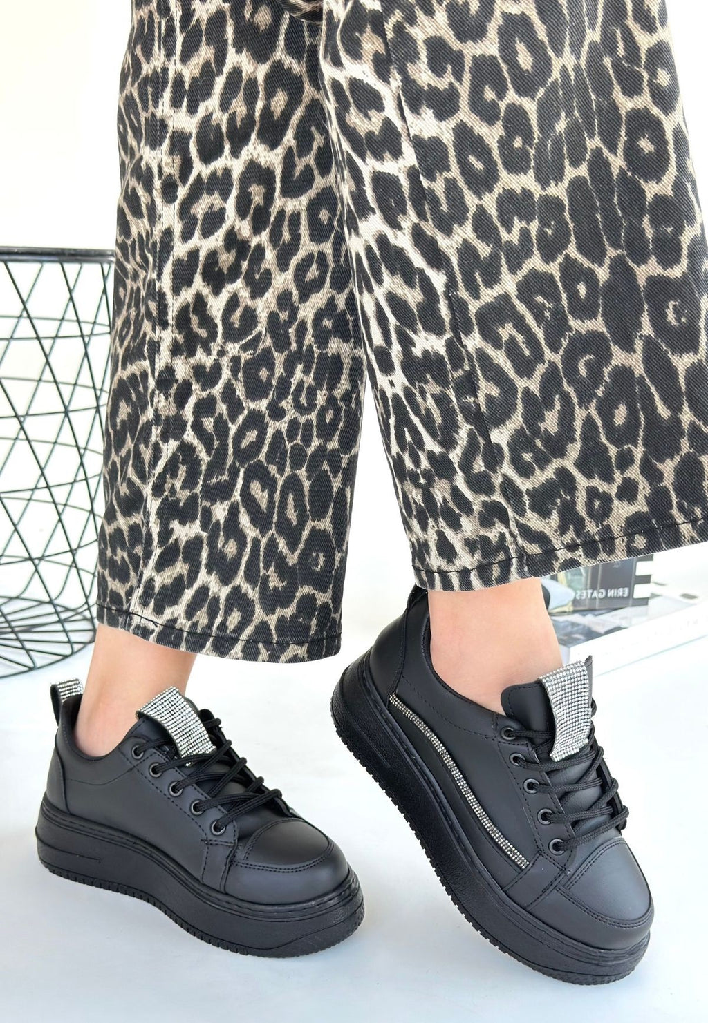 Leope Siyah Cilt Bağcıklı Spor Ayakkabı
