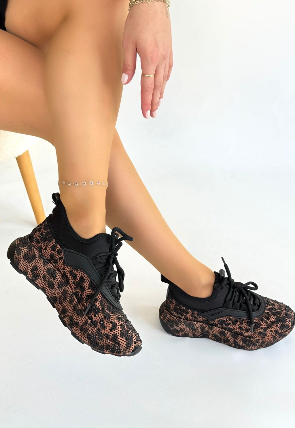 Rimay Kahverengi Cilt Boncuk İşlemeli Spor Ayakkabı