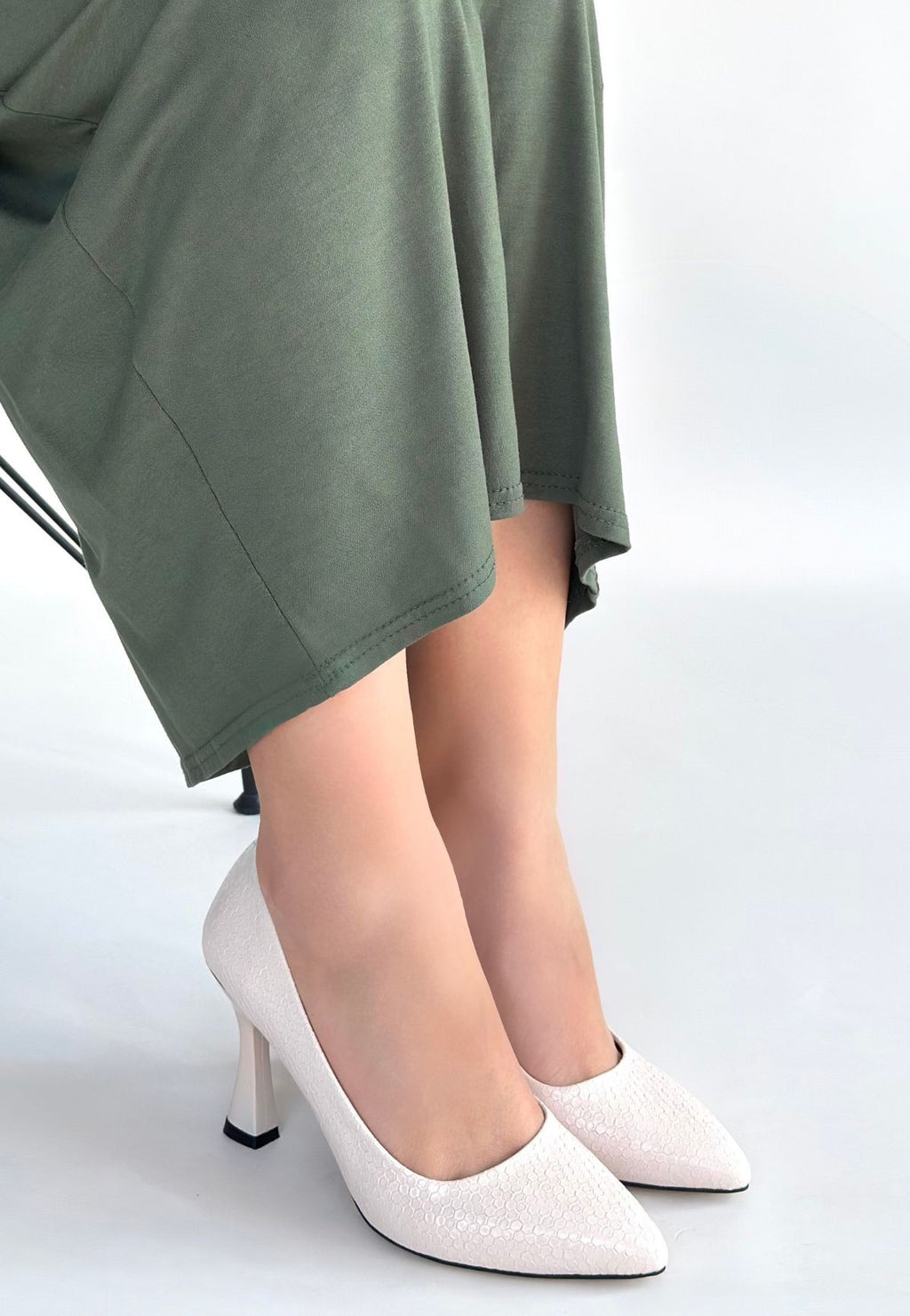 Merio Bej Baskılı Rugan Topuklu Ayakkabı